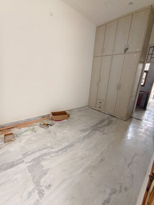 Room in 2 BHK Independent House at Jankipuram Vistar – for Sale