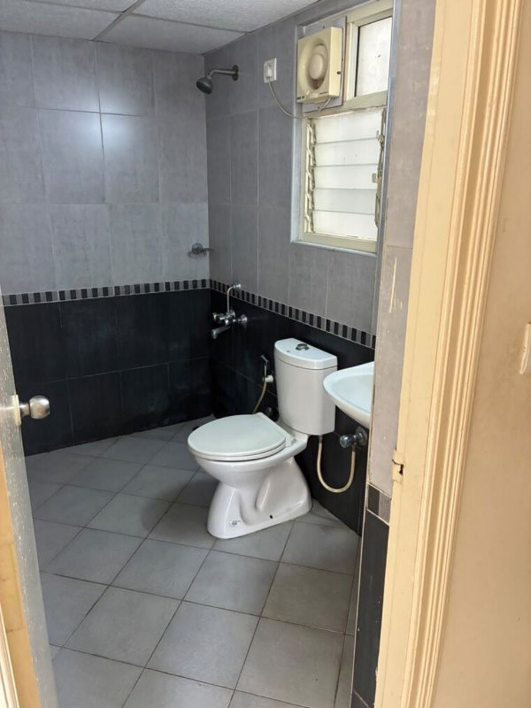 Bathroom, renaissance-temple-bells 3 Bedroom 2500 Sq.Ft. Apartment In Yeshwanthpur Bangalore 10459573
