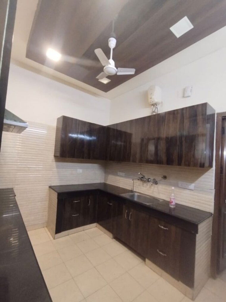 Kitchen, malviya nagar 3 Bedroom 200 Sq.Yd. Builder Floor In Malviya Nagar Delhi 10459572