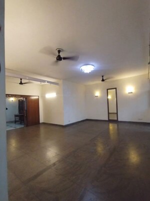 Room in 3 BHK Builder Floor at Malviya Nagar – for Rent