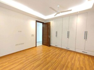 Room in 3 BHK Builder Floor at Malviya Nagar – for Rent