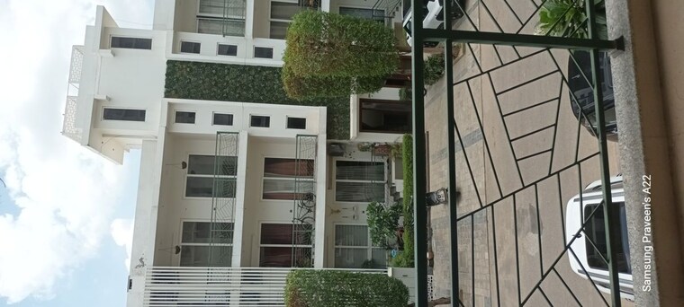 Balcony, central-park-flower-valley 3 Bedroom 1274 Sq.Ft. Builder Floor In Sohna Sector 33 Gurgaon 10459564