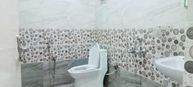 Bathroom, bm-magnolia-park 3 Bedroom 1680 Sq.Ft. Apartment In Whitefield Bangalore 10456542