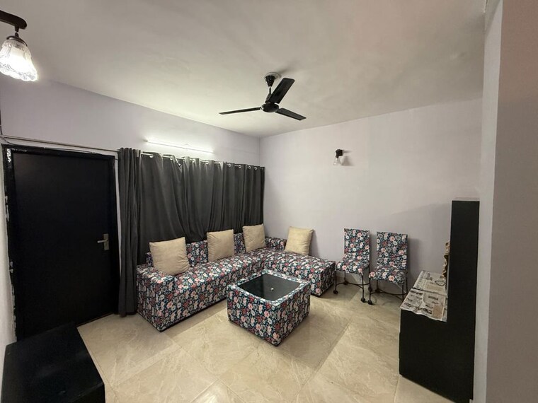 Bedroom, sector 36 3.5 Bedroom 450 Sq.Mt. Villa In Sector 36 Noida 10459591