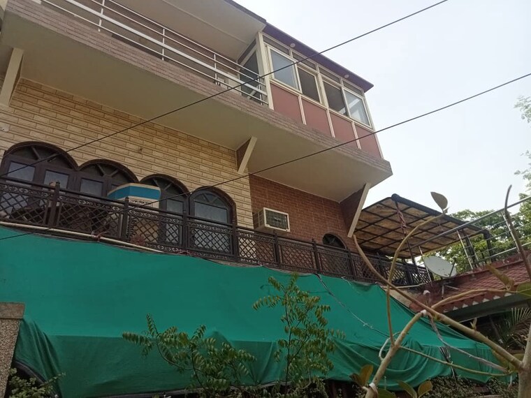 Exterior View, arun vihar 2.5 Bedroom 350 Sq.Mt. Villa In Arun Vihar Noida 10459604