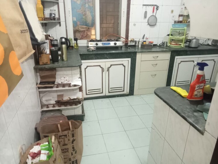 Kitchen, arun vihar 2.5 Bedroom 350 Sq.Mt. Villa In Arun Vihar Noida 10459604
