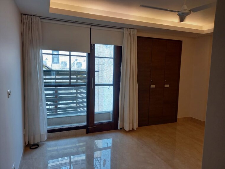 Room, maharishi-dayanand-cghs 3 Bedroom 300 Sq.Yd. Apartment In Vasant Kunj Delhi 10459635