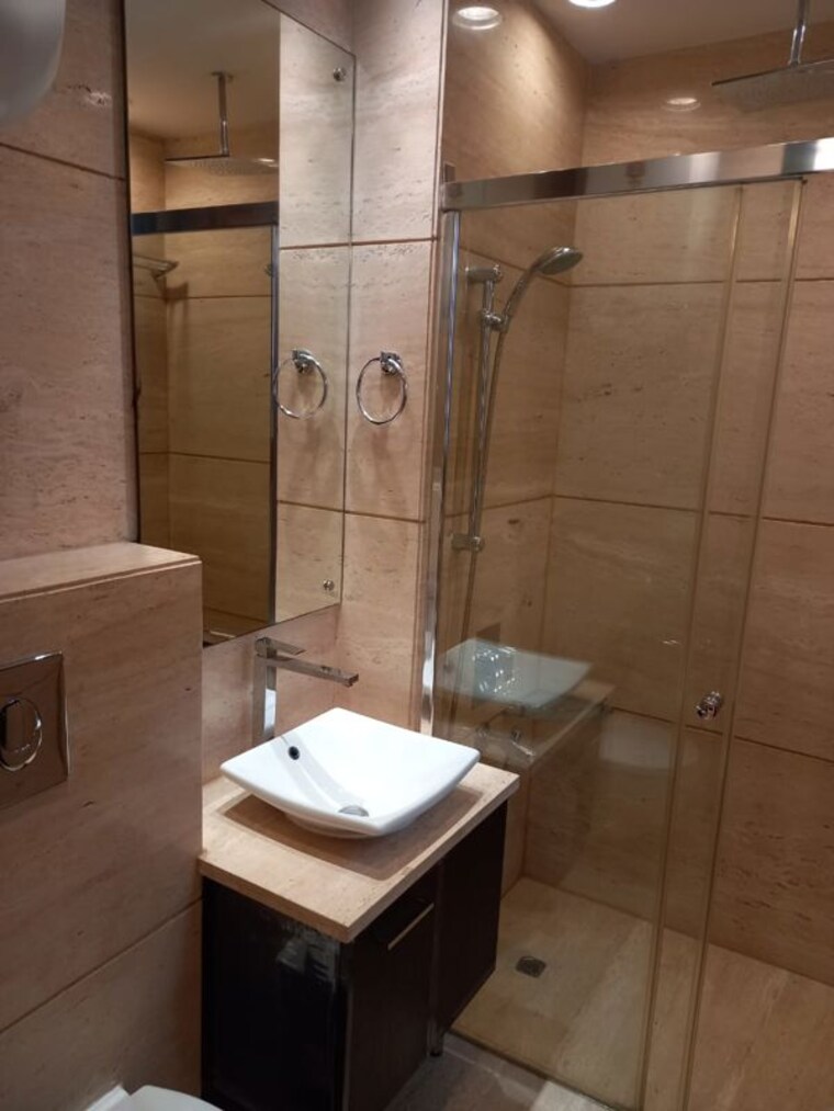 Bathroom, maharishi-dayanand-cghs 3 Bedroom 300 Sq.Yd. Apartment In Vasant Kunj Delhi 10459635