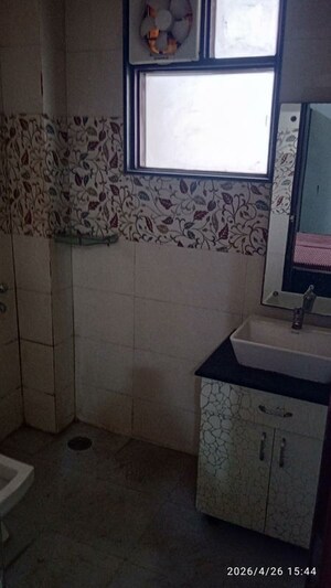 Bathroom in 1 RK Builder Floor at Minarch Tower, Sector 44 – for Rent