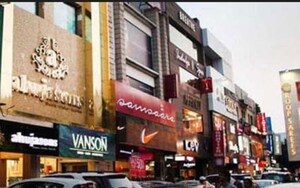  Shop – Exterior View View at South Extension - for Rent