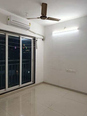 Room in 2 BHK Apartment at Lower Parel – for Rent