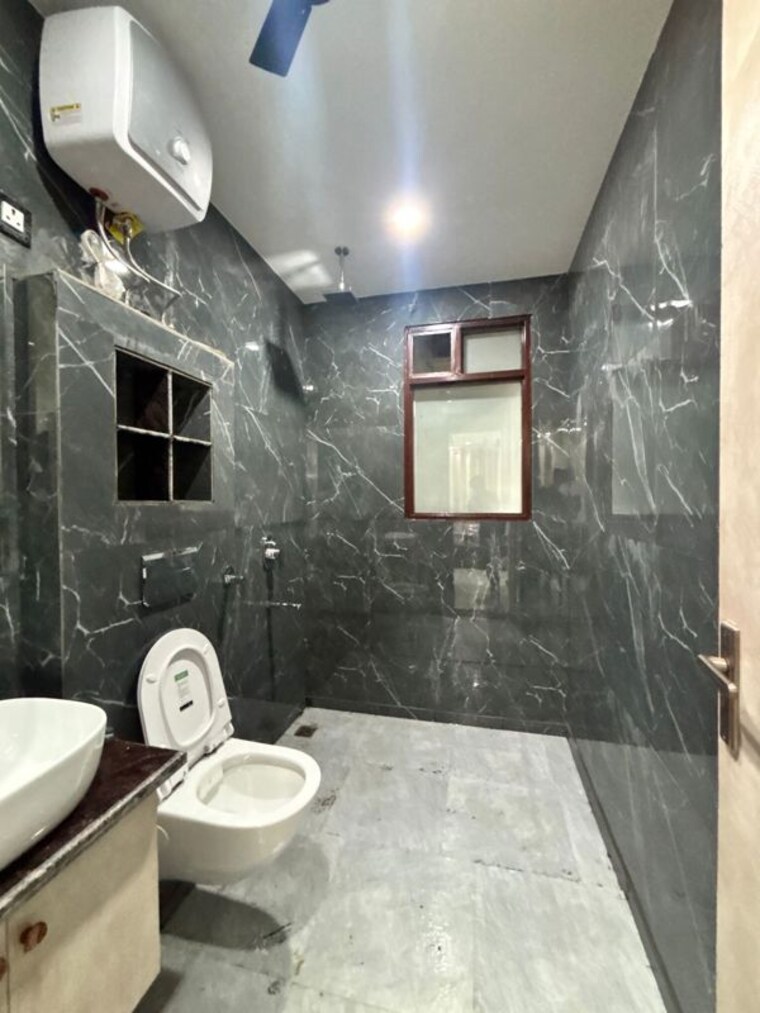 Bathroom, sector 57 2 Bedroom 1500 Sq.Ft. Builder Floor In Sector 57 Gurgaon 10459722