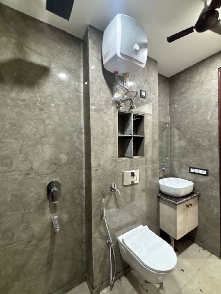 Bathroom, sector 57 2 Bedroom 1500 Sq.Ft. Builder Floor In Sector 57 Gurgaon 10459722