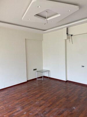 Room in 3 BHK Apartment at Aristo Pearl Residency, Prabhadevi – for Rent