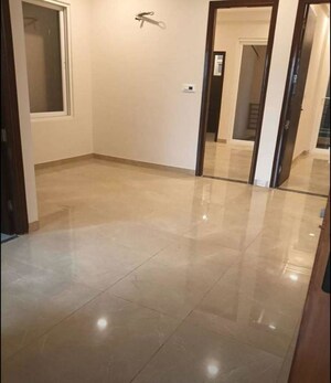 Room in 3 BHK Apartment at Patiala Road – for Rent