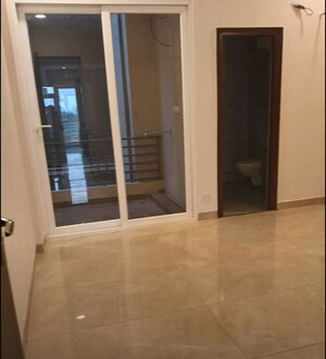 Room in 3 BHK Apartment at Patiala Road – for Rent