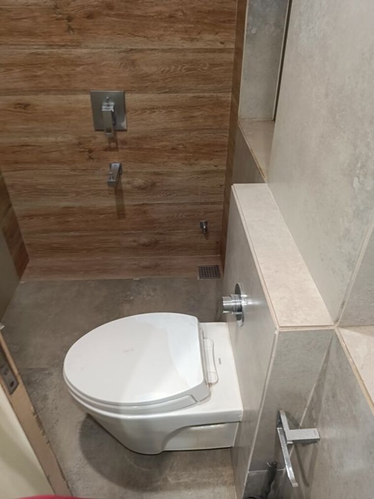 Bathroom, lady-ratan-tower 1.5 Bedroom 550 Sq.Ft. Apartment In Worli Mumbai 10459715