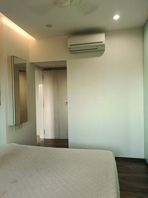 Room in 1.5 BHK Apartment at Lady Ratan Tower, Worli – for Rent