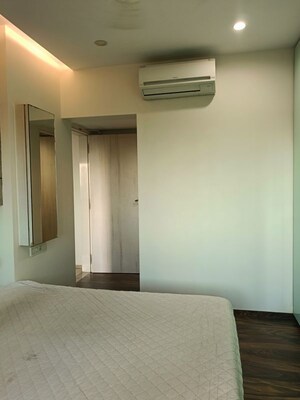 Room in 1.5 BHK Apartment at Lady Ratan Tower, Worli – for Rent