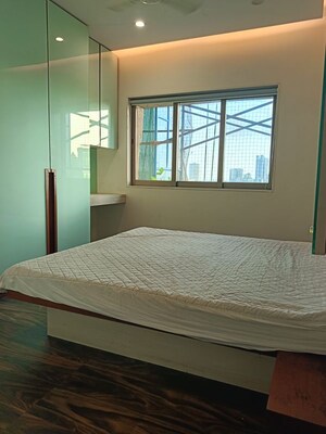 Master Bedroom in 1.5 BHK Apartment at Lady Ratan Tower, Worli – for Rent