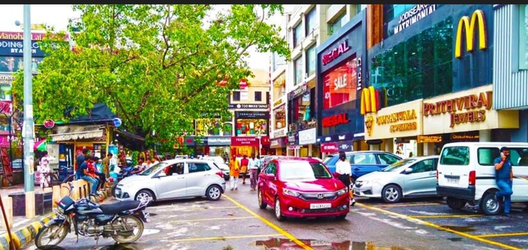 Exterior View, connaught place Commercial Shop 5000 Sq.Ft. In Connaught Place Delhi 10459699