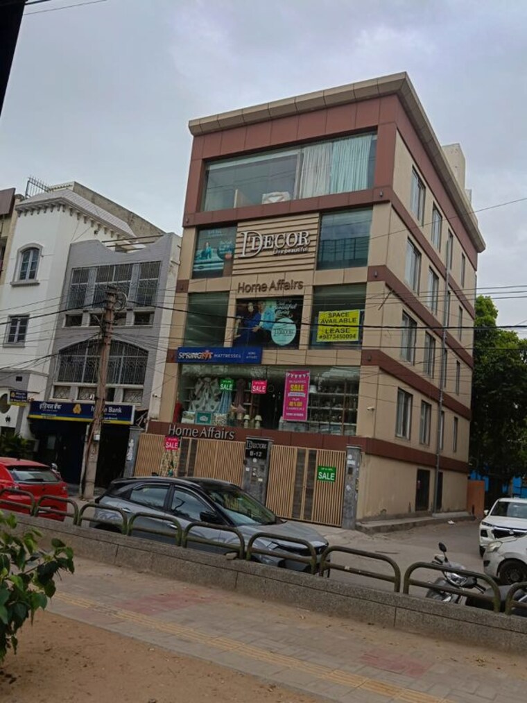 Exterior View, connaught place Commercial Shop 5000 Sq.Ft. In Connaught Place Delhi 10459699