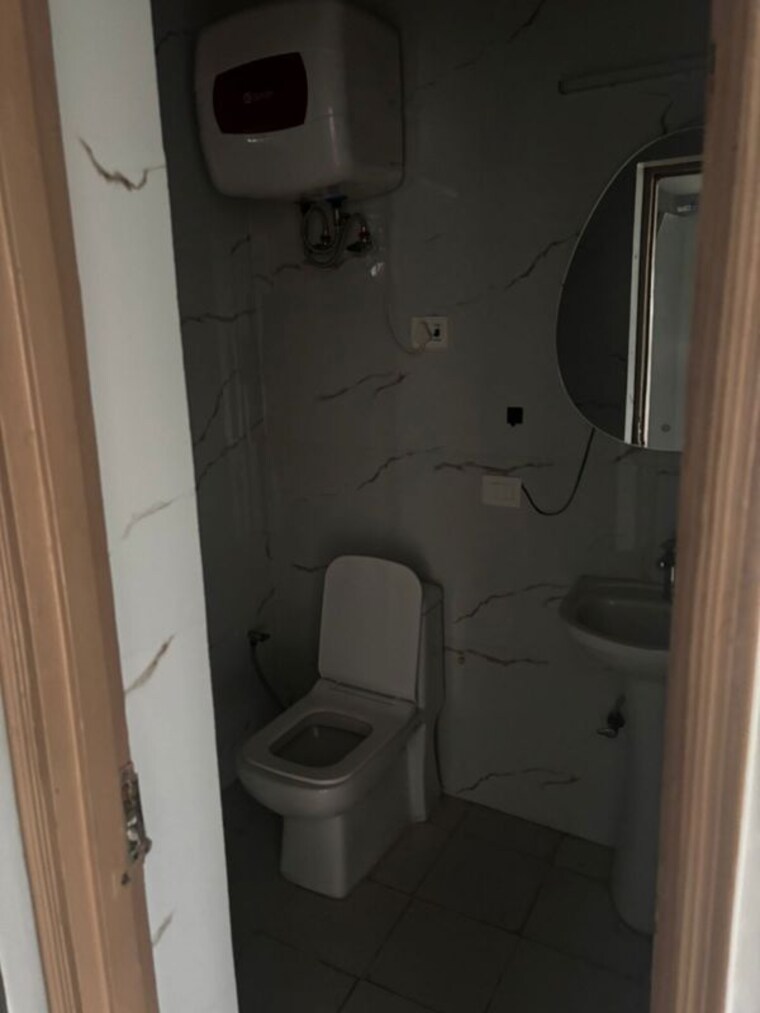 Bathroom, rise-organic-homes 4 Bedroom 2095 Sq.Ft. Apartment In Mahurali Ghaziabad 10459754