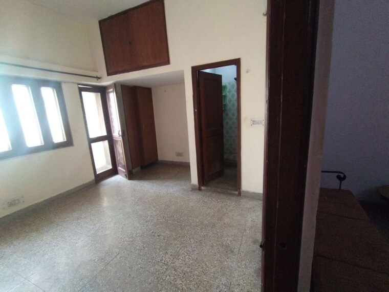 Room, jawahar nagar 2 Bedroom 204 Sq.Yd. Builder Floor In Jawahar Nagar Delhi 10459785