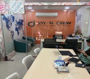Team Area in  Shop at Dadar East – for Rent