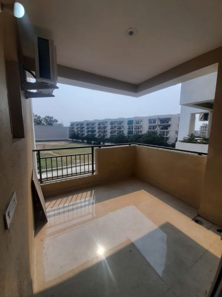 Kitchen, maya-green-lotus-saksham 3 Bedroom 1905 Sq.Ft. Apartment In International Airport Road Zirakpur 10459813