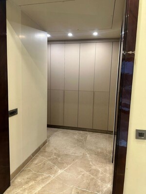 Building Lobby in 4 BHK Builder Floor at Green Wood City, Sector 45 – for Sale