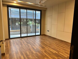 Room in 4 BHK Builder Floor at Green Wood City, Sector 45 – for Sale