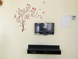 Furnished Amenities in 3 BHK Apartment at Maulviganj – for Rent
