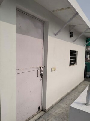 Building Lobby in 3 BHK Builder Floor at Hauz Khas Enclave – for Rent