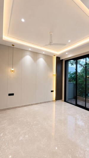 Room in 3 BHK Builder Floor at Sushant Lok I – for Rent