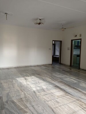 Living Room in 3 BHK Builder Floor at Sector 4 – for Rent