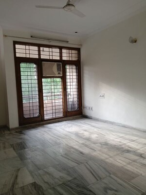 3 BHK Builder Floor For Rent in Sector 4