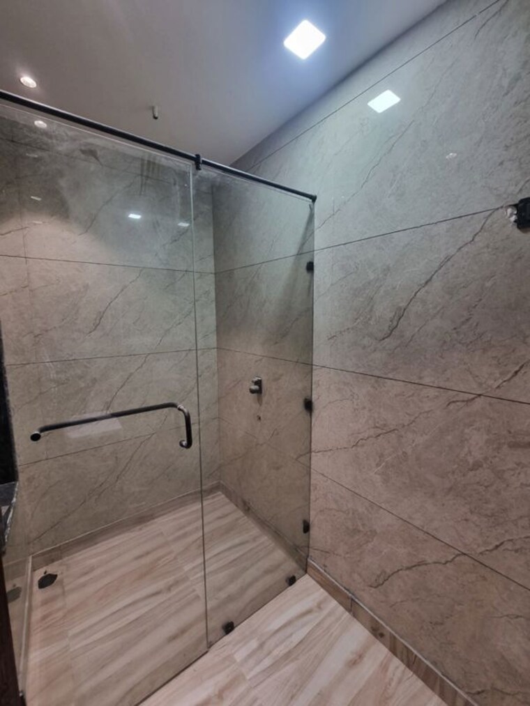 Bathroom, green fields colony 5 Bedroom 5000 Sq.Ft. Builder Floor In Green Fields Colony Faridabad 10459952