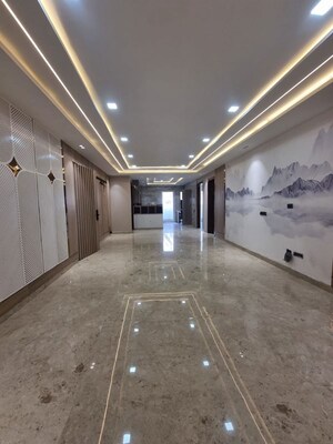Building Lobby in 5 BHK Builder Floor at Green Fields Colony – for Sale