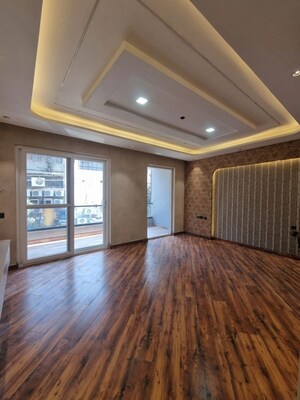 Room in 5 BHK Builder Floor at Green Fields Colony – for Sale