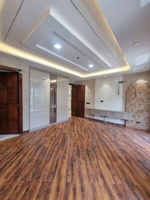 Bedroom in 5 BHK Builder Floor at Green Fields Colony – for Sale