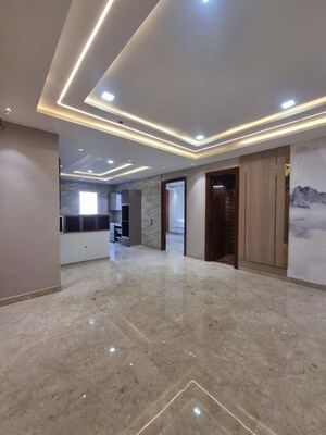 Room in 5 BHK Builder Floor at Green Fields Colony – for Sale