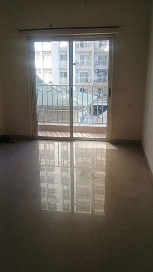 Room in 2.5 BHK Apartment at Amanora Trendy Homes, Hadapsar – for Rent