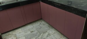 Room in 4 BHK Builder Floor at Panchsheel Park – for Rent