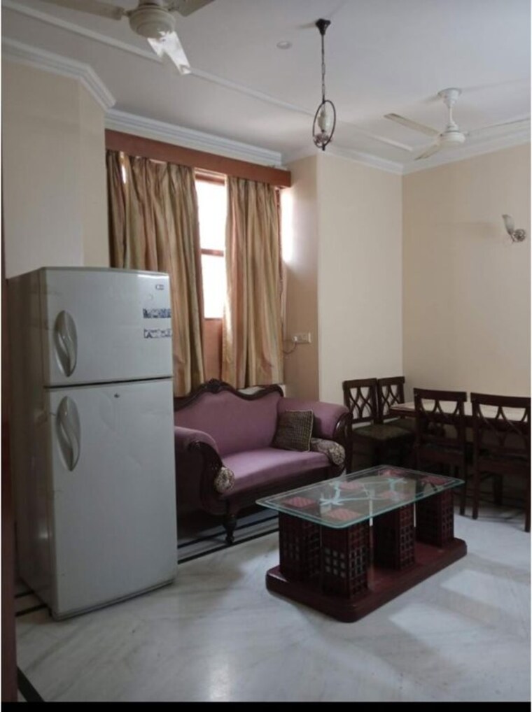 Living Room, east of kailash 2 Bedroom 75 Sq.Yd. Builder Floor In East Of Kailash Delhi 10459963