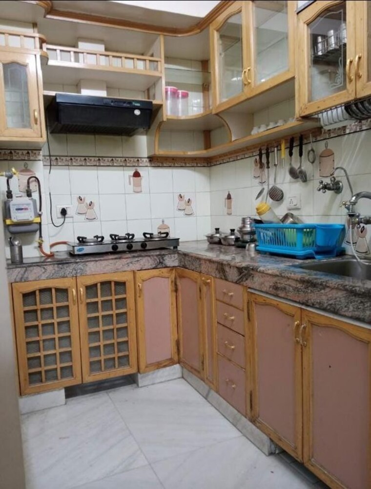 Kitchen, east of kailash 2 Bedroom 75 Sq.Yd. Builder Floor In East Of Kailash Delhi 10459963