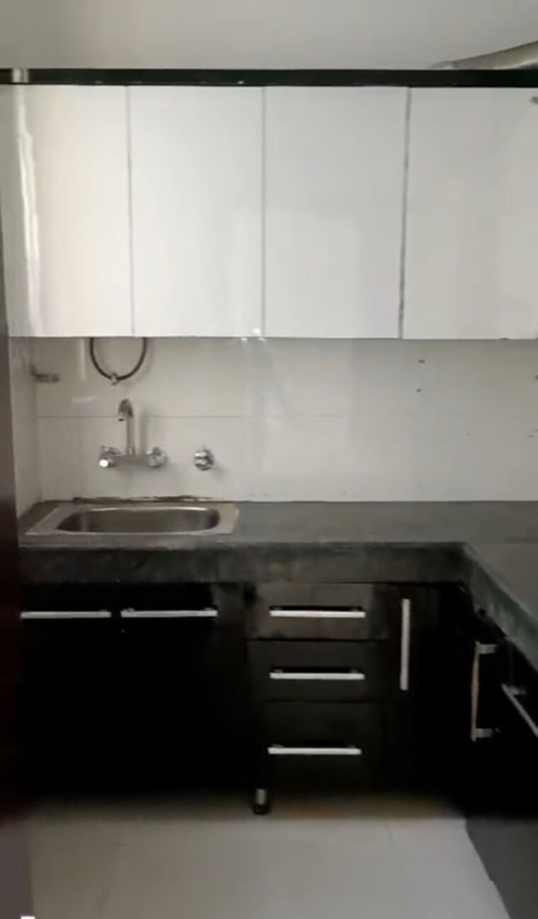 Kitchen, lr-bluemoon-homes 2 Bedroom 1050 Sq.Ft. Apartment In Raj Nagar Extension Ghaziabad 10459997