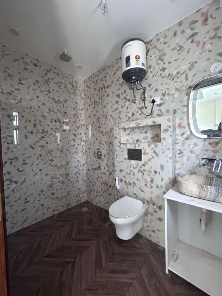 Bathroom, dlf-city-gurgaon 2 Bedroom 1800 Sq.Ft. Builder Floor In Sector 27 Gurgaon 10459991