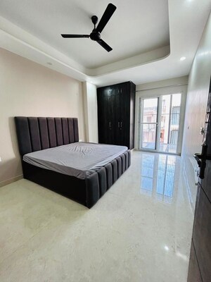 Bedroom in 2 BHK Builder Floor at DLF City Gurgaon, Sector 27 – for Rent