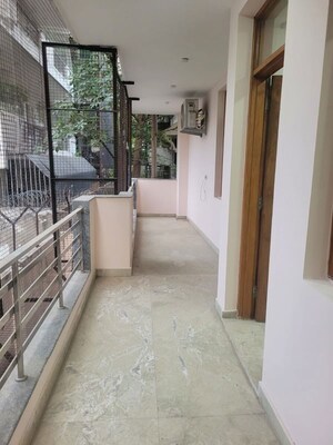 Balcony in 3 BHK Builder Floor at DLF City Phase IV, Dlf Phase iv – for Rent